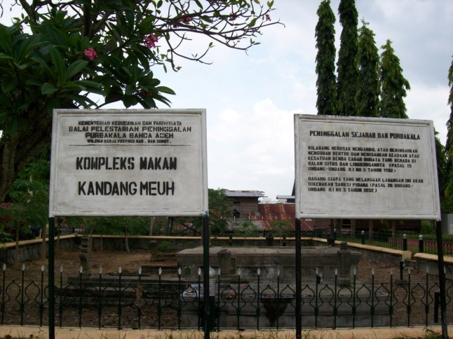 The Graves of Makam kandang-Meuh-Photo by Marni