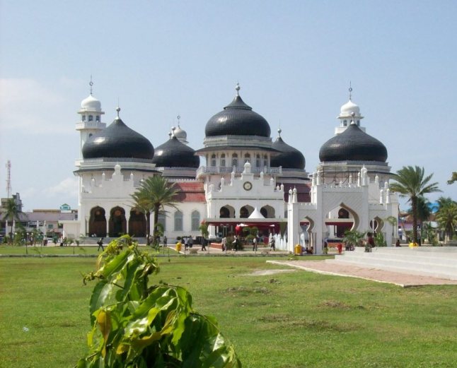 The Grand Mosque Baiturrahman-Photo by Marni